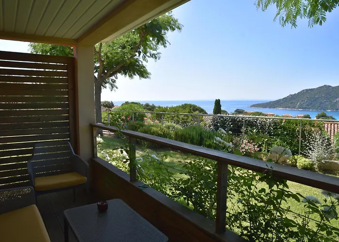 Alivi Di Santa Giulia Hotel